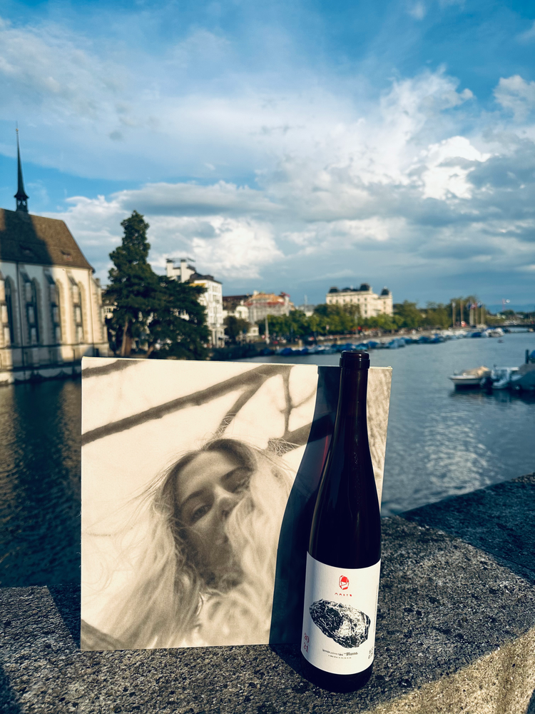 Laure hallo - Dust × Marto Wein - Manna