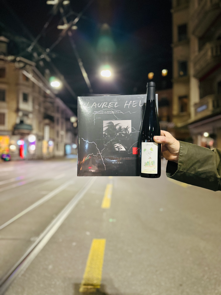 Mitski - Laurel hell × Catherine Riss - Libre comme Air (red)
